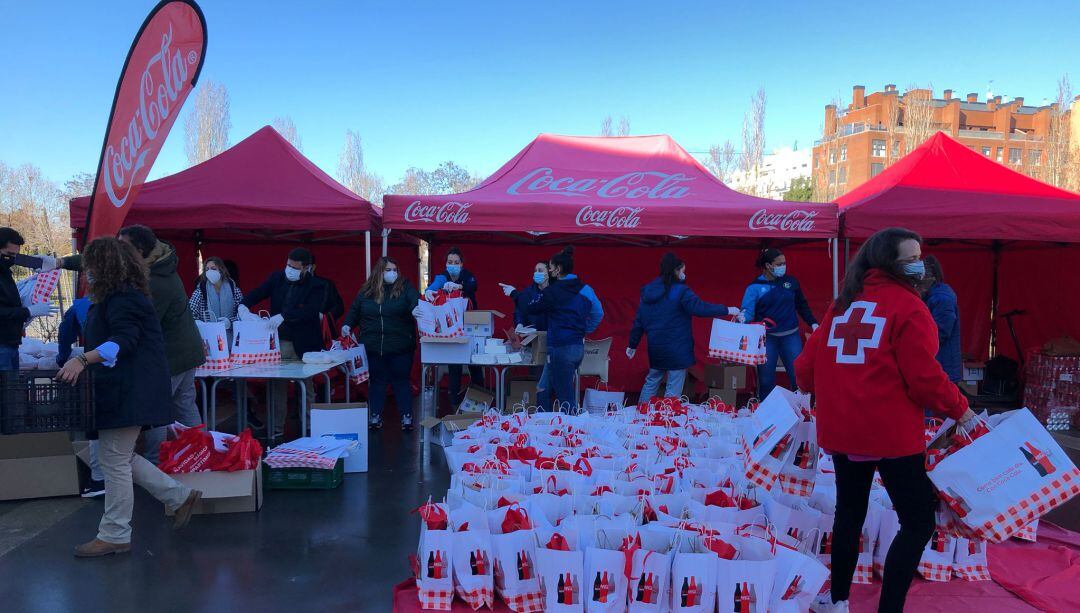 Más de 50 entidades se suman a Coca-Cola para repartir 15.000 comidas esta Navidad