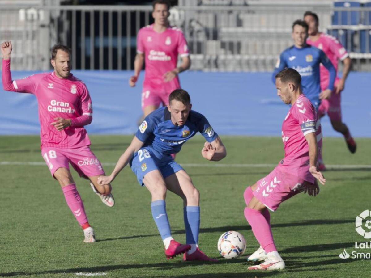 Pejiño da los tres puntos a la UD Las Palmas (1-2)