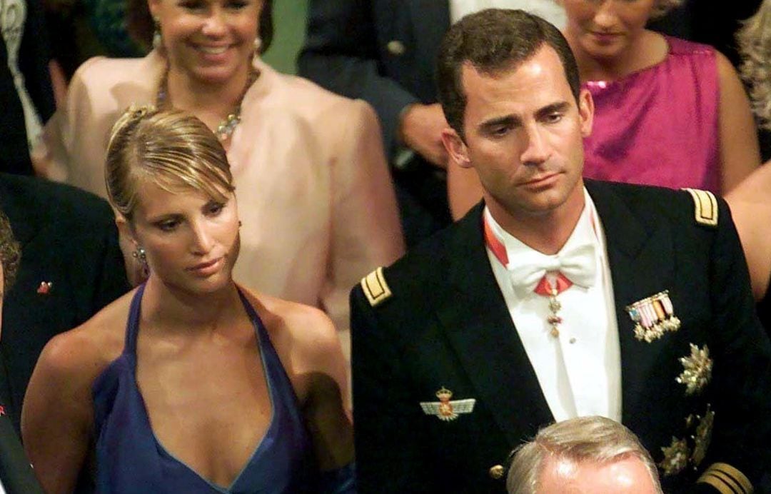 Fotografía Felipe VI con su entonces pareja la modelo noruega Eva Sunnum el 25 de agosto de 2001.