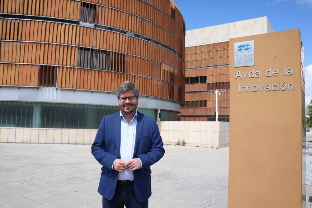 Fran Hervías, durante una visita al PTS de Granada