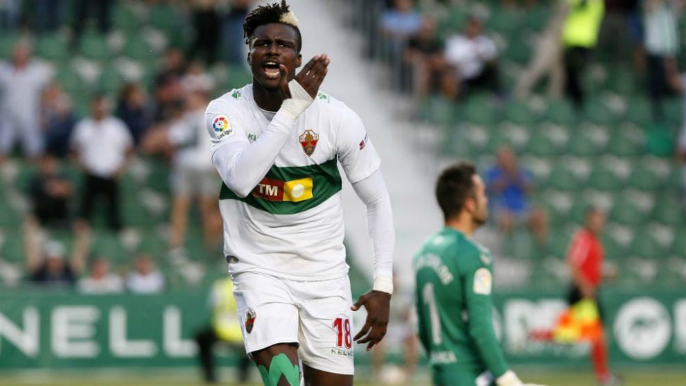 Sory Kaba celebra un gol en su primera etapa en el Elche