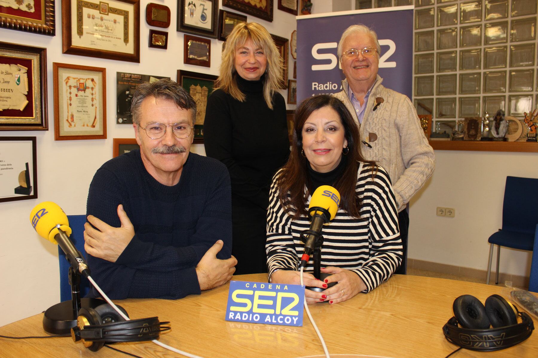 Pep Sellés, Lucía Gadea y Carol Ortiz, invitados especiales de Paco Aznar y su Amagatalls de la Festa