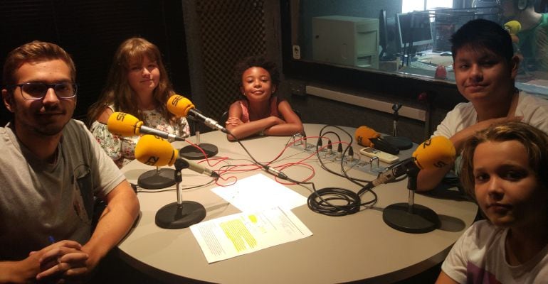 Los chicos y chicas del Consejo de la Infancia en Hoy por Hoy Madrid Norte