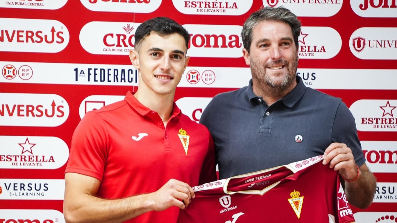 Presentación de Antonio David Moreno con el Real Murcia