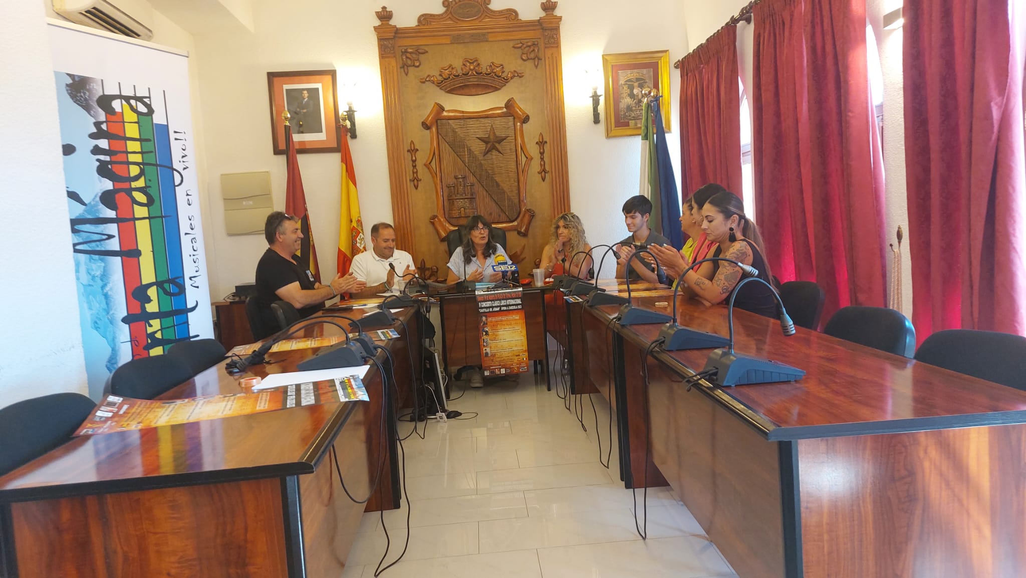 Momento de la presentación del IV Concierto Lírico Internacional &#039;Castillo de Jódar, intervención de la alcaldesa, Juana Cazorla