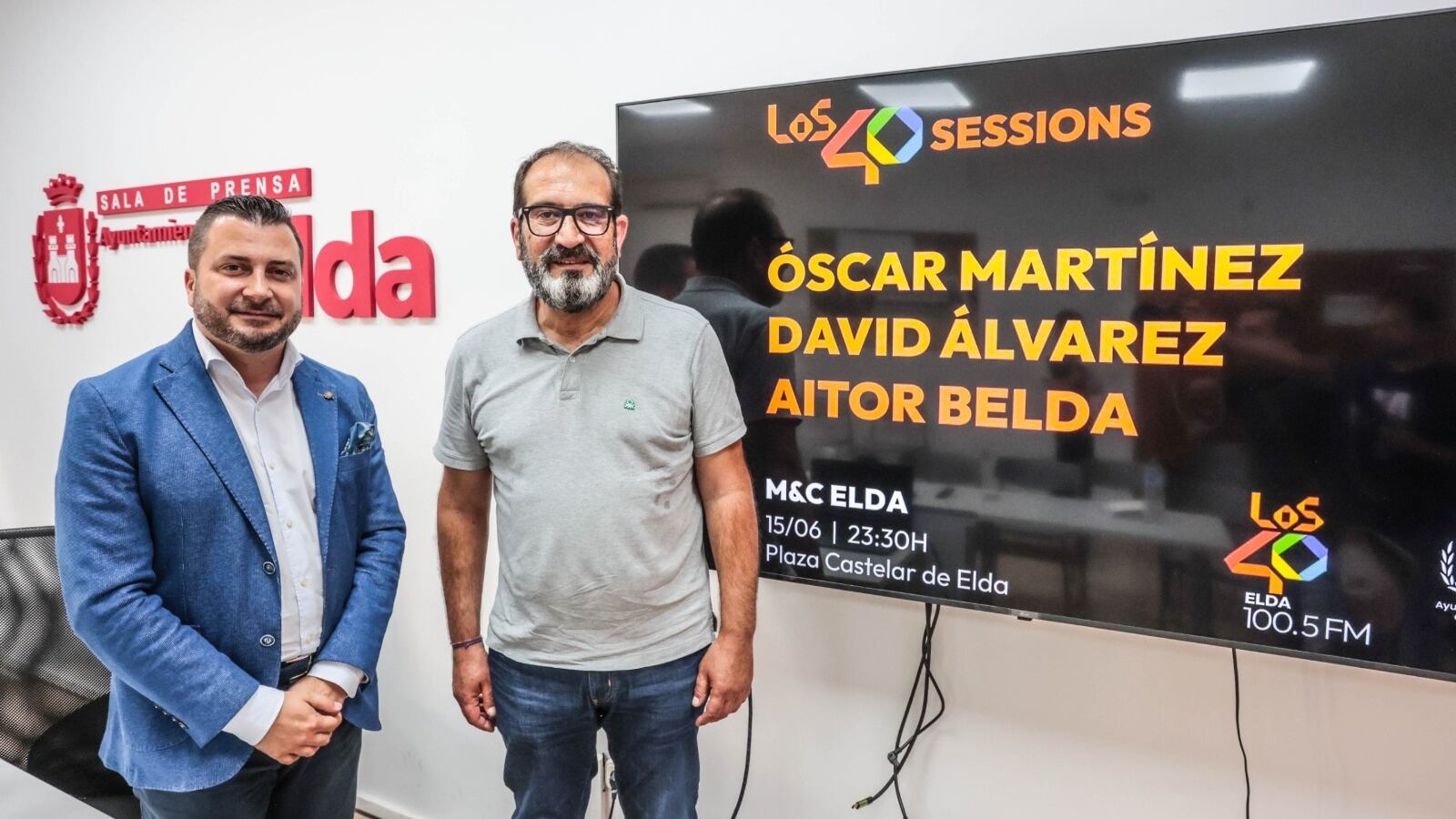 Baldo Giménez, director del Grupo Radio Elda junto a David Guardiola, concejal de Fiestas de Elda