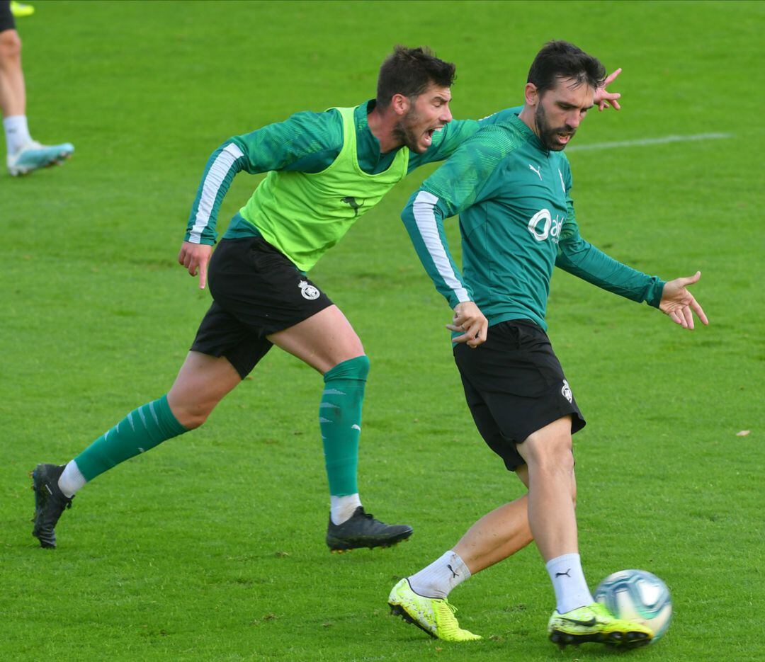 Jon Ander ya se emplea en los entrenamientos con la intensidad habitual en él.