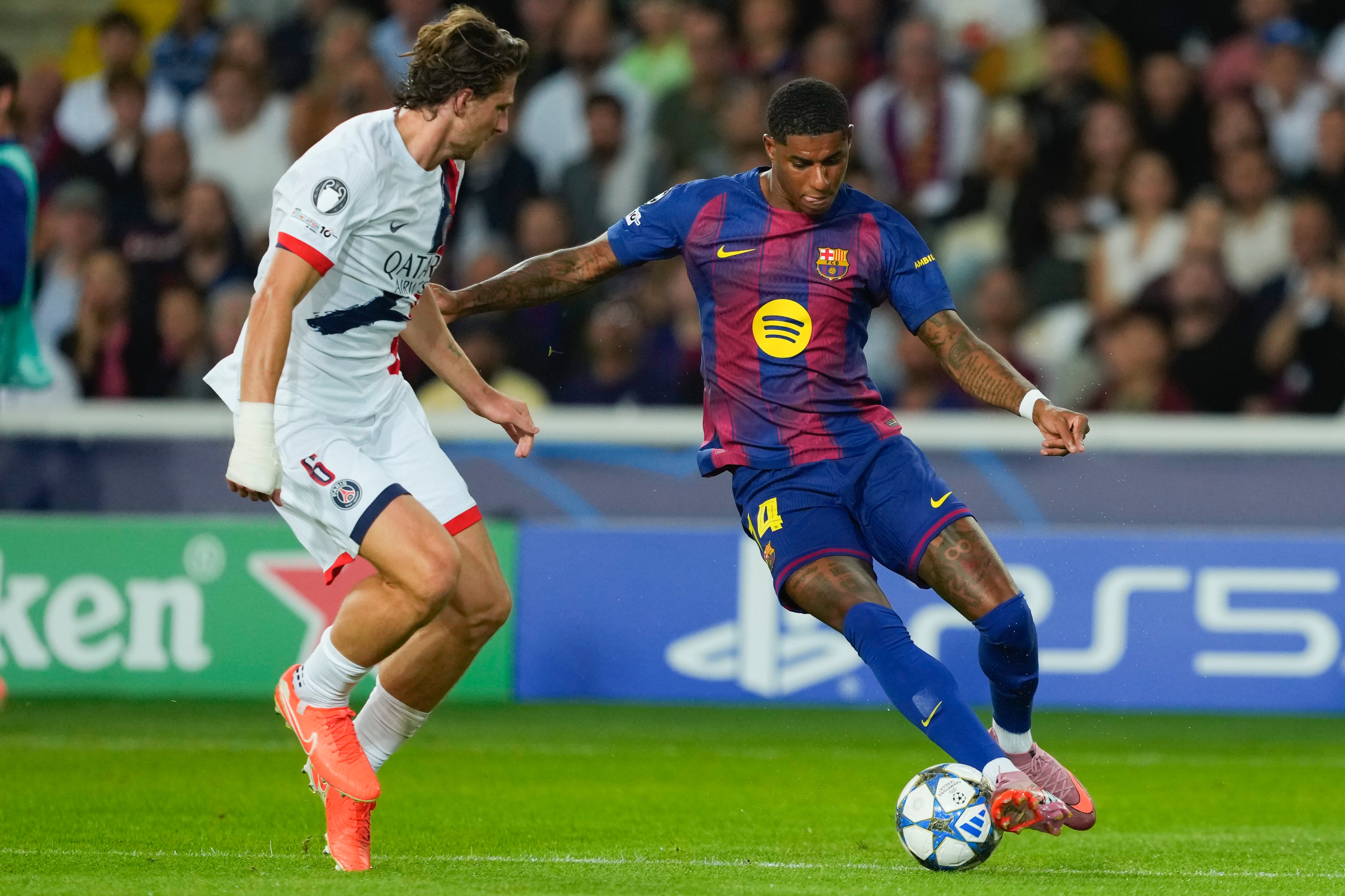 Marcus Rashford durante el encuentro contra el PSG