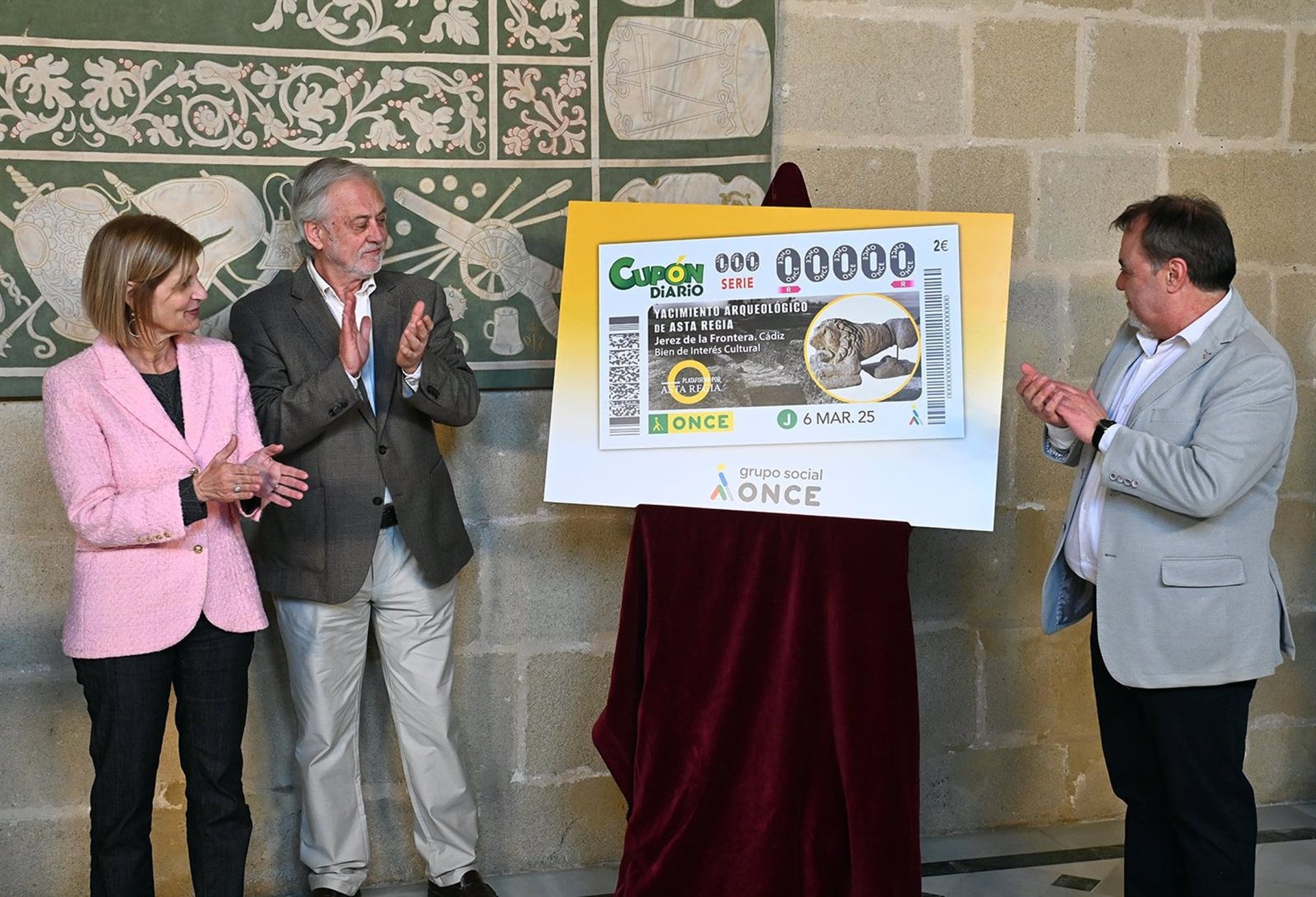 Presentación del cupón de la ONCE dedicado al yacimiento Asta Regia de Jerez