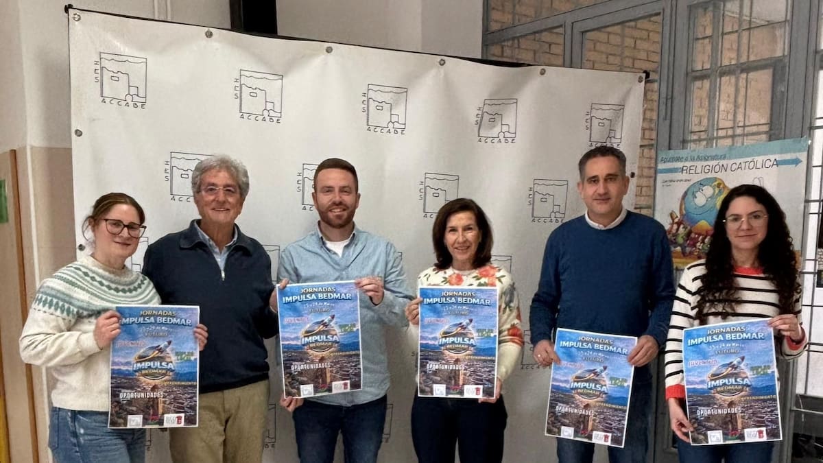 'Impulsa Bedmar' jornadas promovidas por el Ayuntamiento de Bedmar-Garcíez para poner en contacto a los jóvenes de la localidad con la oferta y las necesidades del tejido empresarial localidades