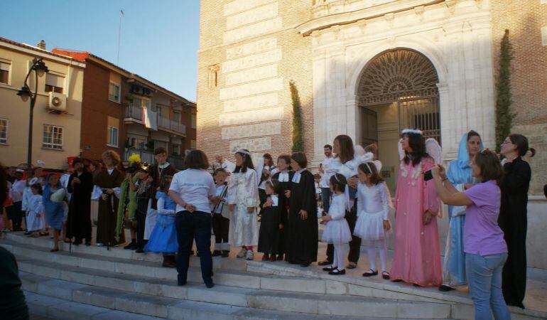 Varios niños disfrazados frente a la catedral de la Magdalena en Getafe en una edición anterior de &#039;Holywins&#039;