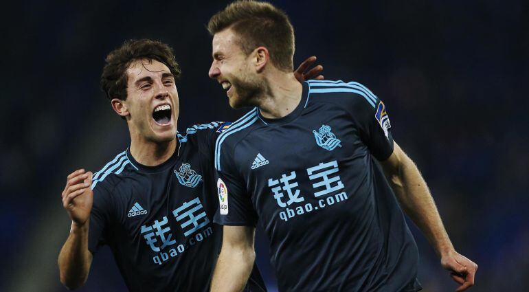 Illarramendi celebra su gol en Anoeta