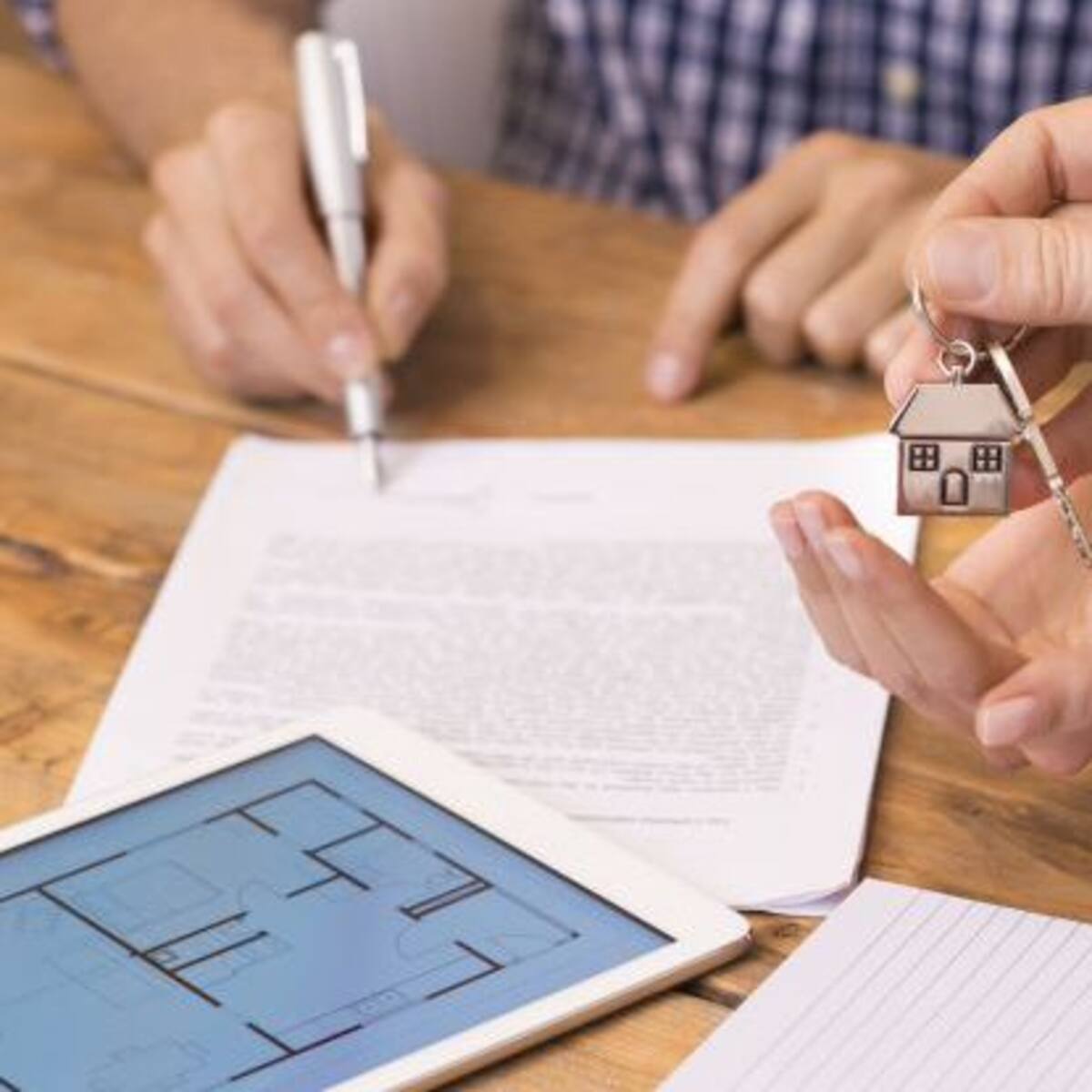 Los sindicatos preparan para el martes 17 una manifestación en defensa de la vivienda en Vigo