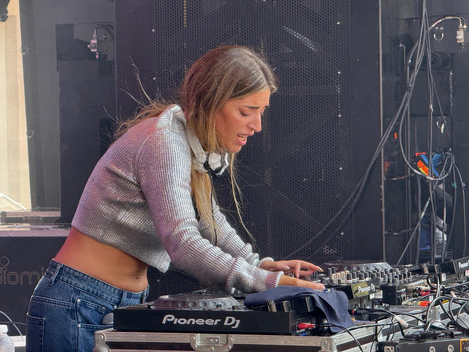 Logroño ha celebrado el comienzo de las fiestas de San Mateo 2025 con el lanzamiento del cohete desde la plaza del Ayuntamiento.