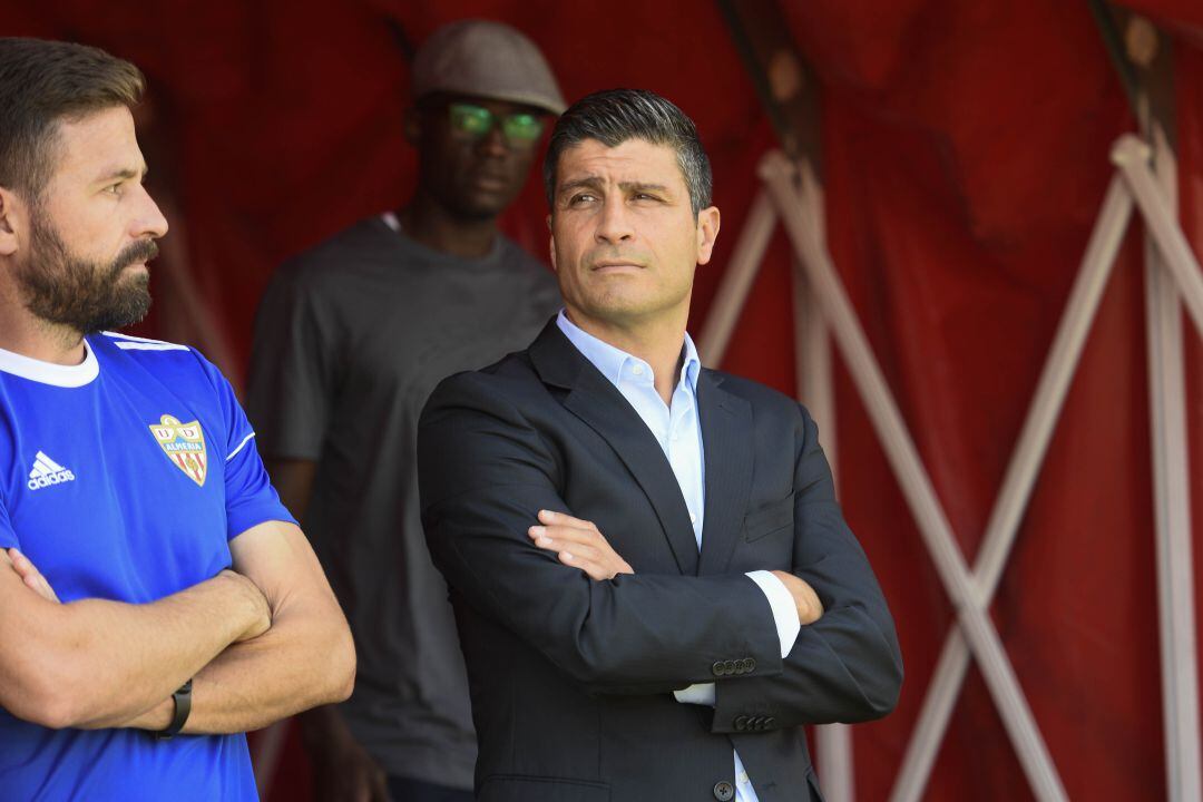 Pedro Emanuel antes de que comenzara el partido.