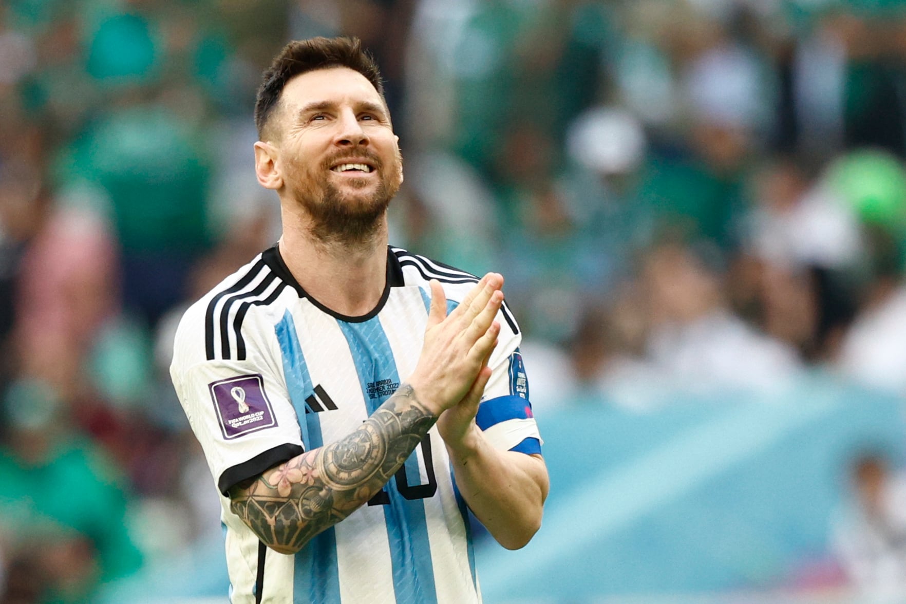 GR2008. LUSAIL (CATAR), 22/11/2022.- Lionel Messi de Argentina reacciona hoy, en un partido de la fase de grupos del Mundial de Fútbol Qatar 2022 entre Argentina y Arabia Saudita en el estadio de Lusail  (Catar). EFE/ Rodrigo Jiménez
