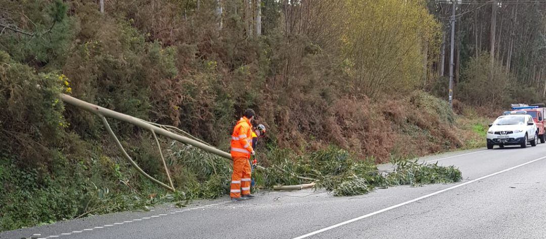 Una de las incidencias que se produjeron en el área coruñesa, en Miño
