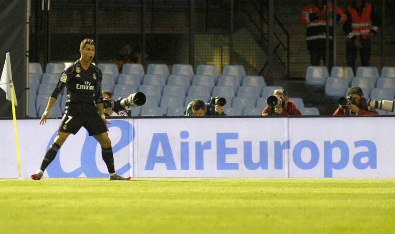 Cristiano celebra su segundo gol en Balaídos