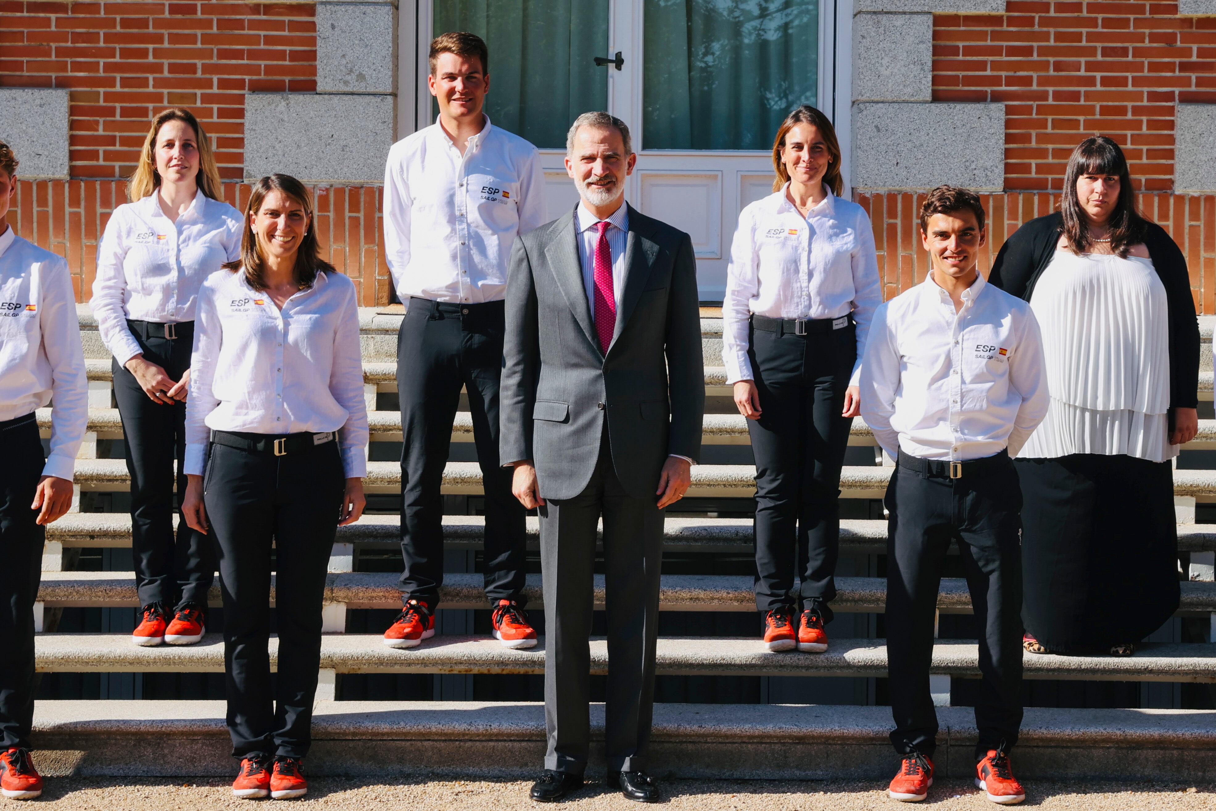 El rei Felip VI va rebre a l'equip espanyol SAILGP amb el menorquí Joan Cardona