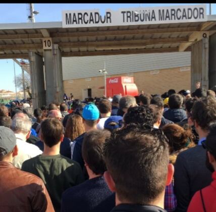 Imagen de archivo de colas en los accesos al Belmonte