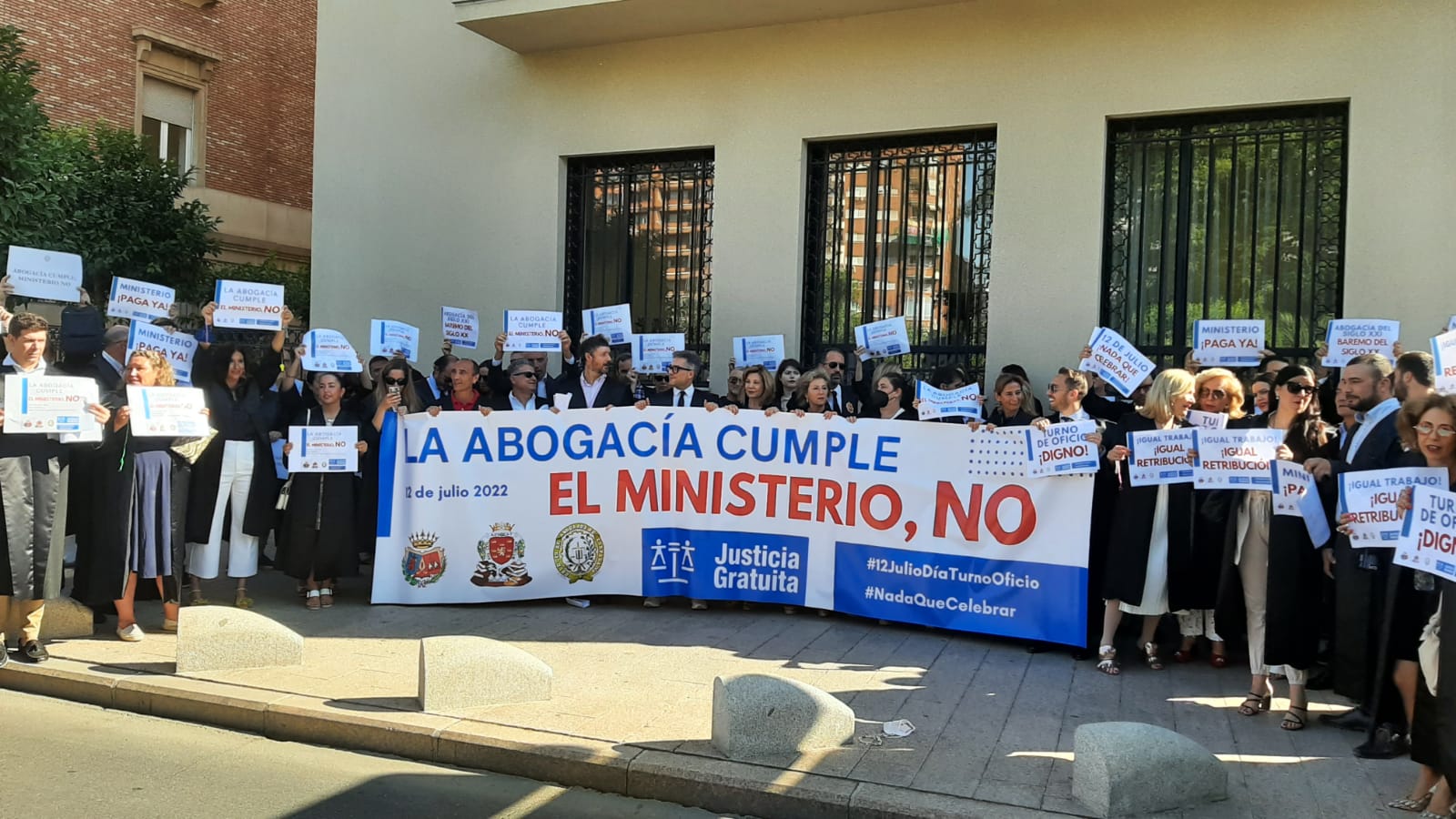 Protesta de los abogados del turno de Oficio en la Delegación del Gobierno en Murcia