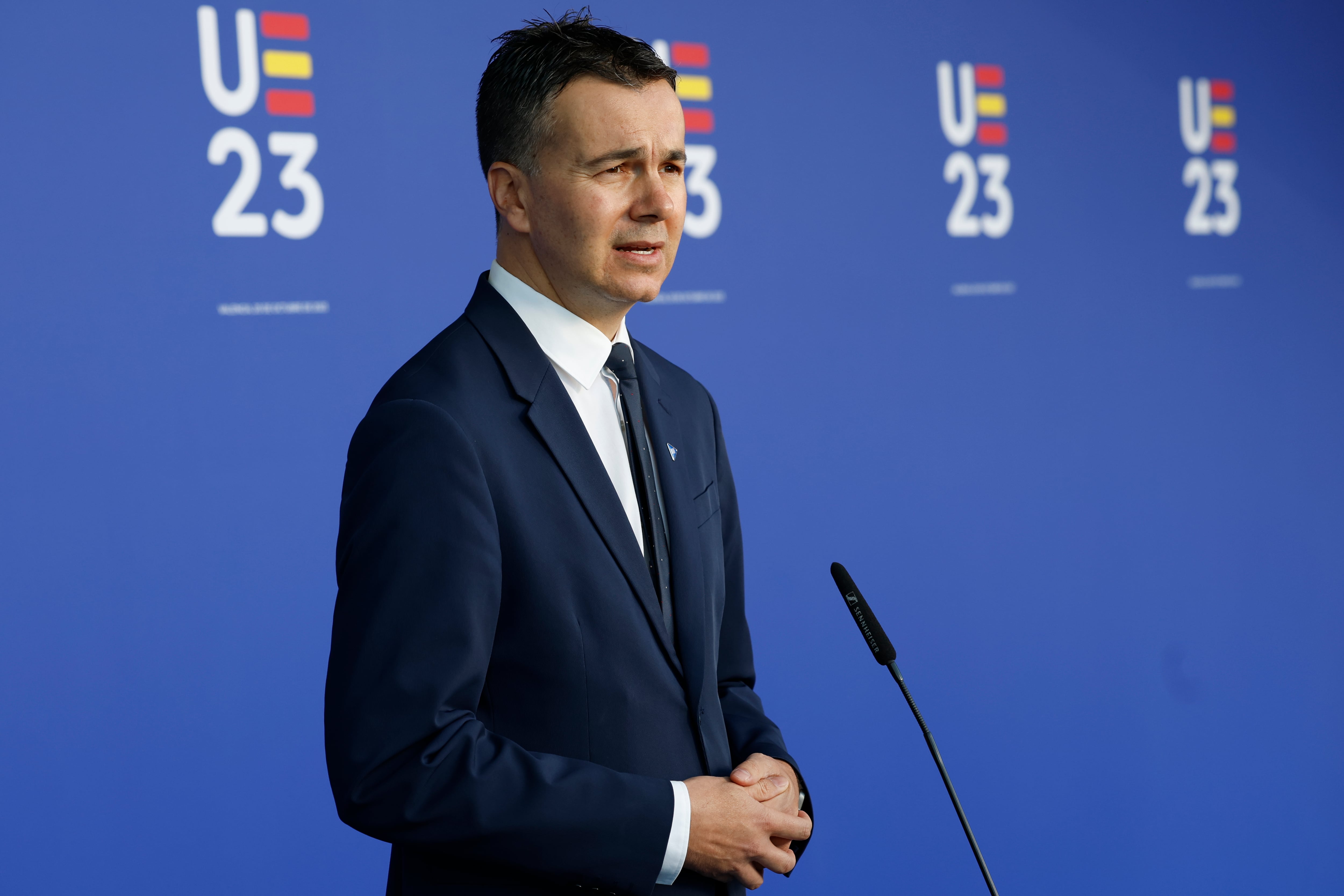 El ministro de Industria, Comercio y Turismo en funciones, Hector Gómez, hace unas declaraciones a su llegada al Consejo de ministros de Comercio de la Unión Europea con motivo de la Presidencia Europea y el objetivo de abordar las negociaciones comerciales con India y Mercosur, entre otros asuntos, este viernes en Valencia