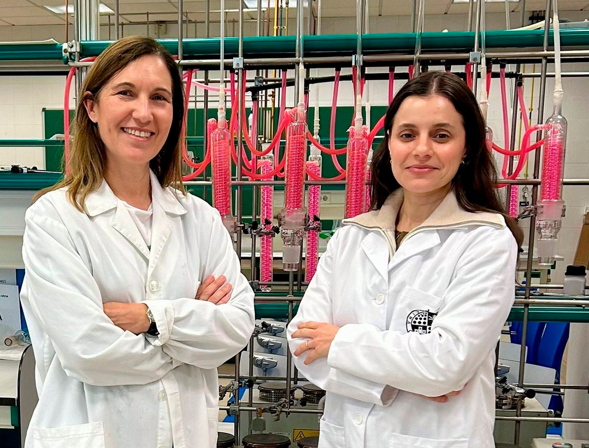 Las investigadoras María Dolores La Rubia e Isadora Dias.