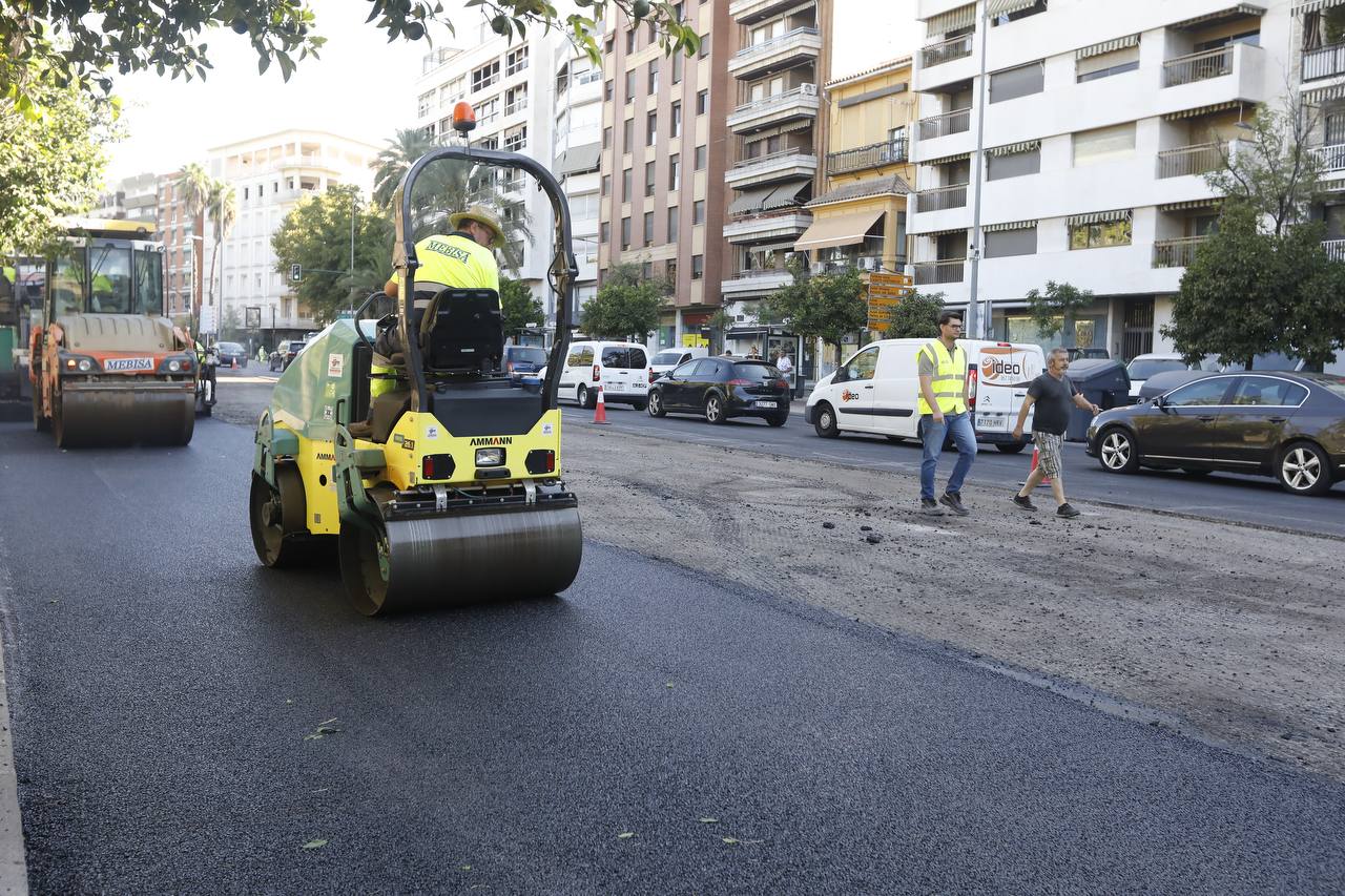 Obras de asfaltado en el paseo de La Victoria en Córdoba (Prensa Ayuntamiento)