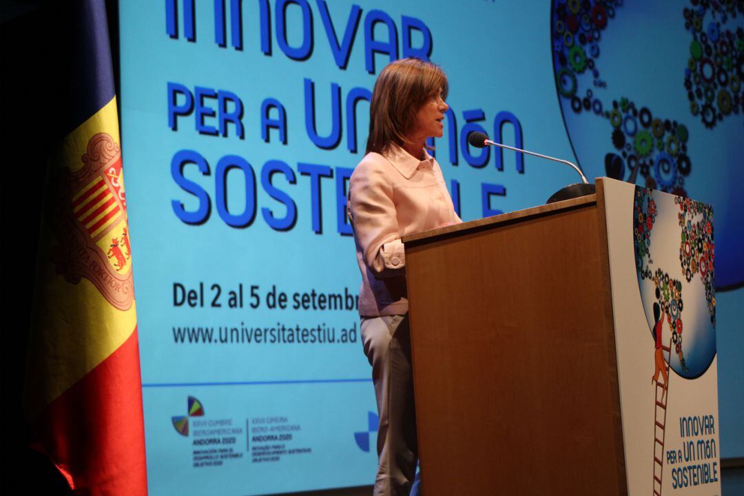 La ministra d'Educació i Ensenyament Superior, Ester Vilarrubla, durant el discurs que ha servit per cloure la 36a edició de la Universitat d'Estiu.