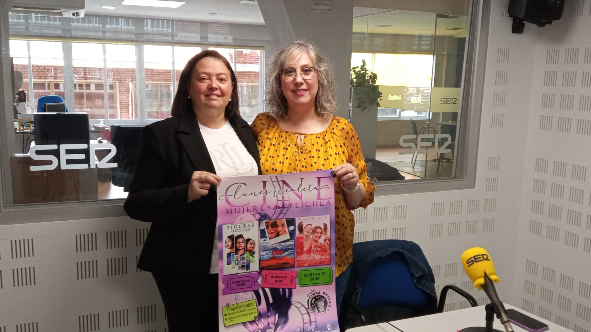 Raquel Ortega (izquierda) y Ana Belén Mazarro, en SER Puertollano