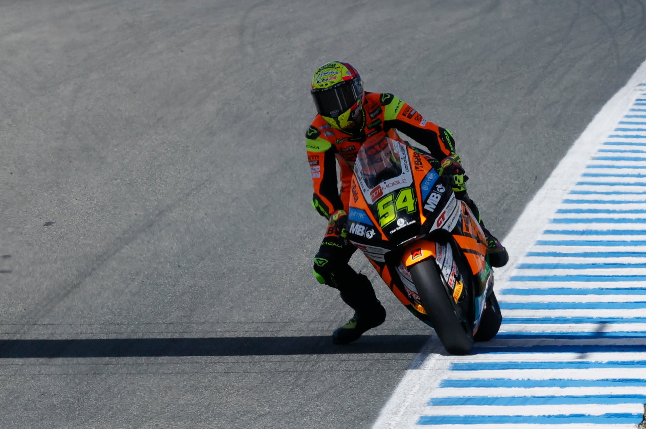 El piloto español de Moto2 Fermín Aldeguer (SpeedUp Racing ) durante el Gran Premio de España de Motociclismo de 2024 disputado este domingo en el Circuito de Jerez - Ángel Nieto (Cádiz). EFE/José Manuel Vidal