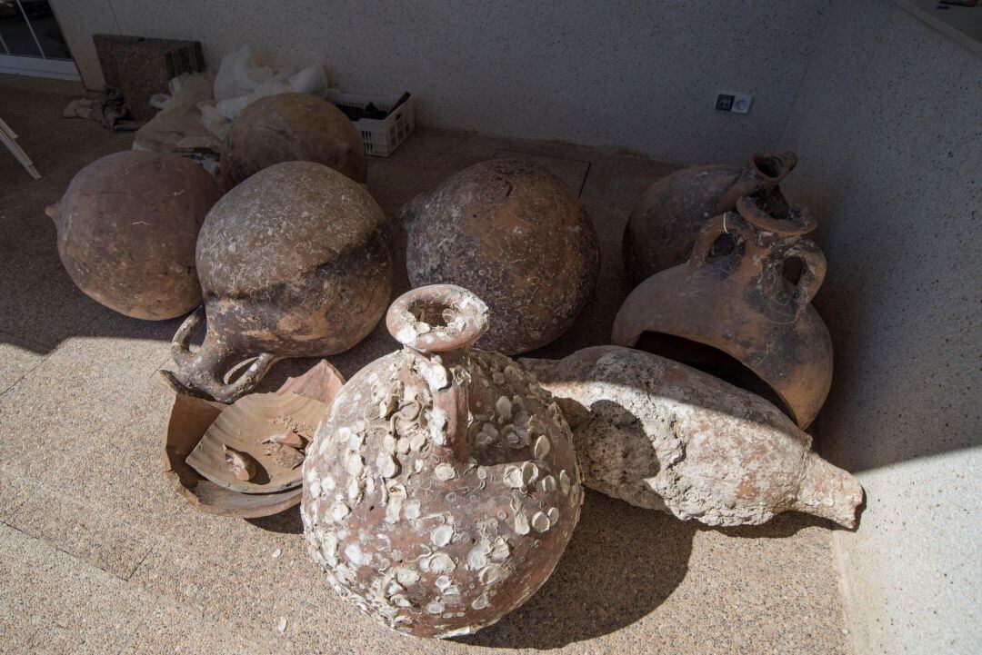 Les àmfores ja s'han entregat al Museu de Menorca.