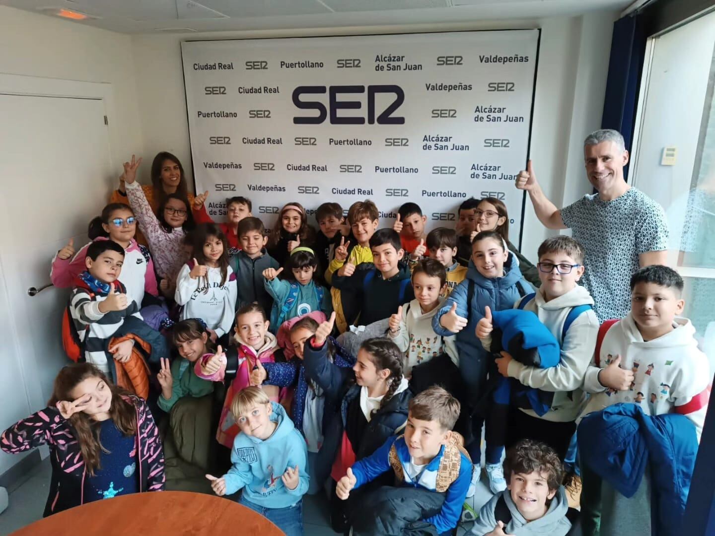 Alumnos de 4º de primaria del CEIP Cristo del Consuelo de Torralba de Calatrava visitan SER Ciudad Real