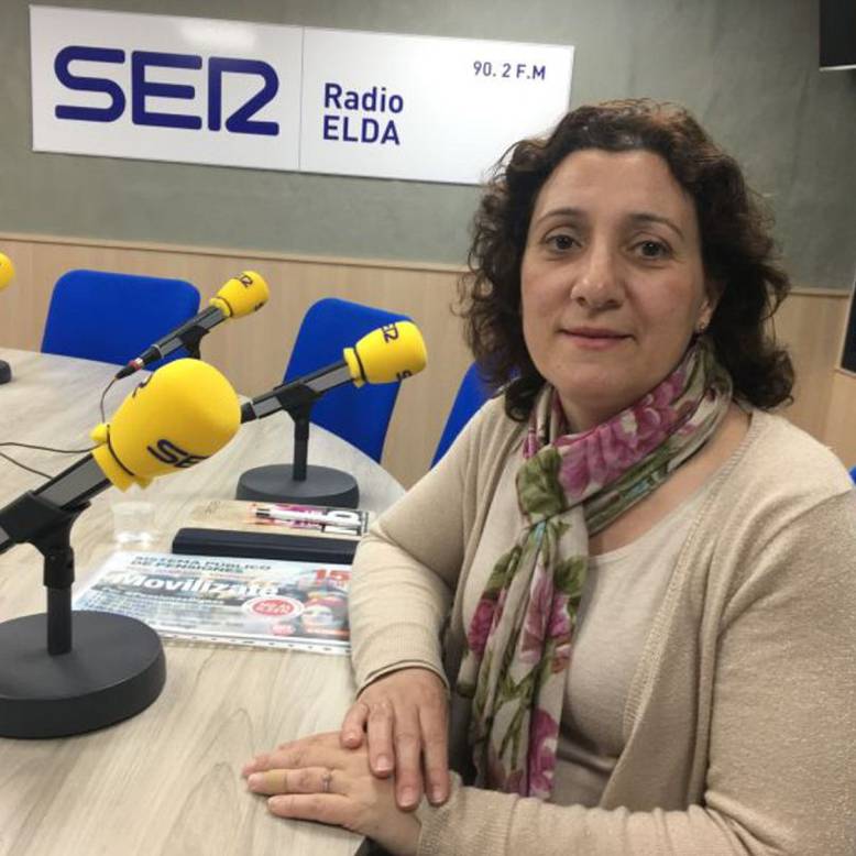 Carmen Palomar en una visita a Radio Elda Cadena SER