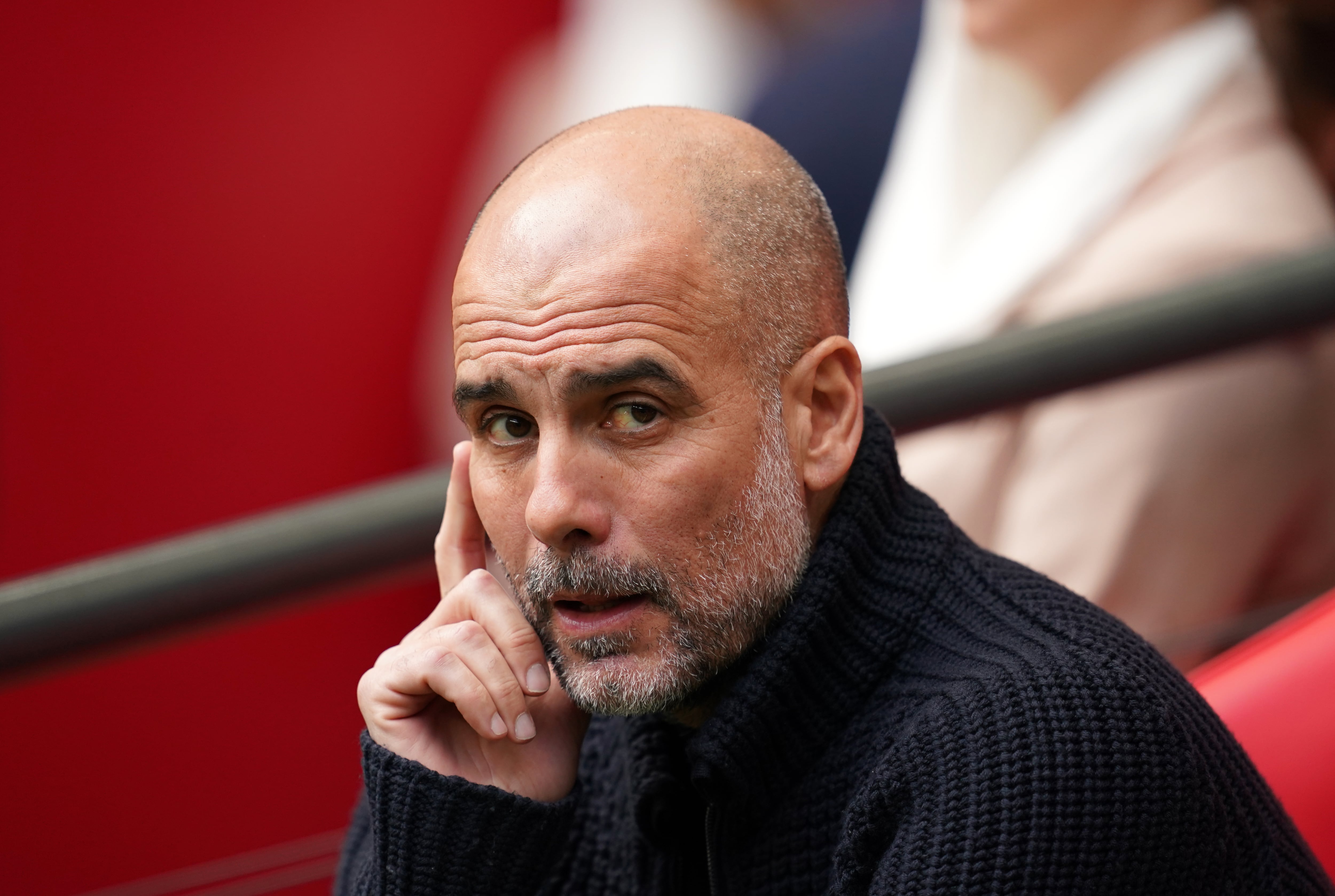 Pep Guardiola, pensativo en el partido de FA Cup entre Manchester City y Chelsea FC