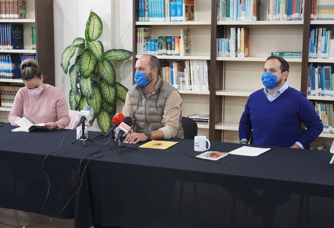 Presentación en Los Barrios de la novela de Daniel Pérez "Kariosclerósis, el momento de ser feliz"