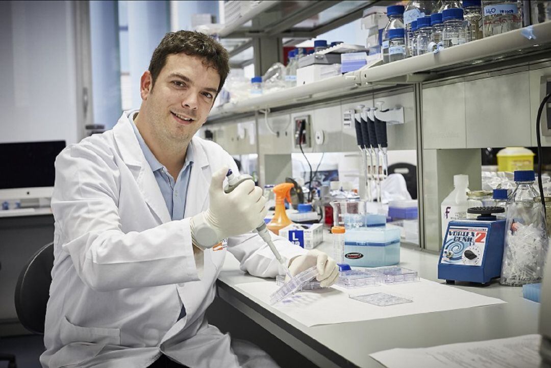 Alberto Jiménez Schuhmacher, investigador del IIS Aragón, lidera uno de los proyectos de investigación impulsados por Aspanoa (Foto: Asier Alkorta)
