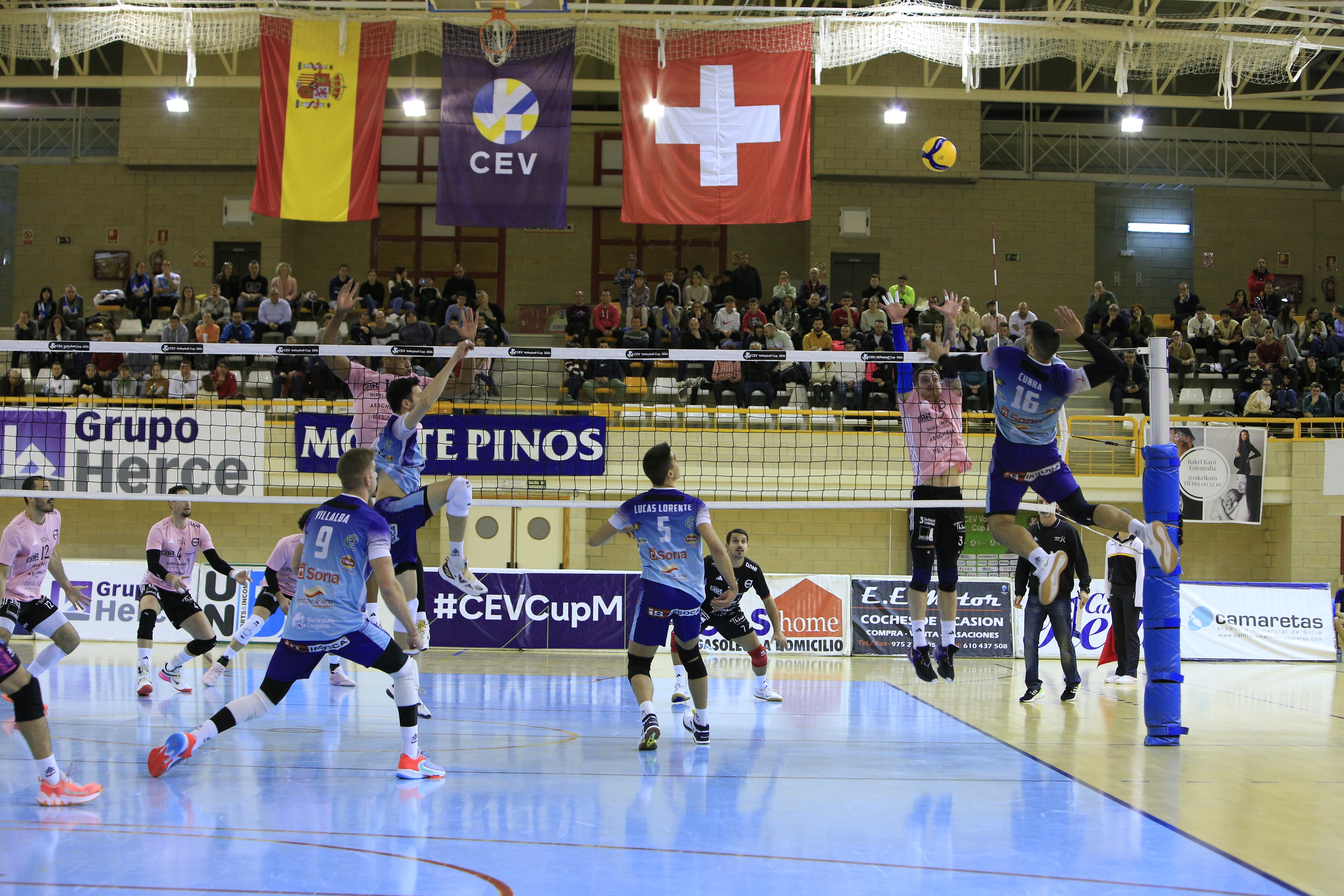 El Grupo Herce Soria, en Los Pajaritos ante Chenois Geneve, en la Copa CEV.