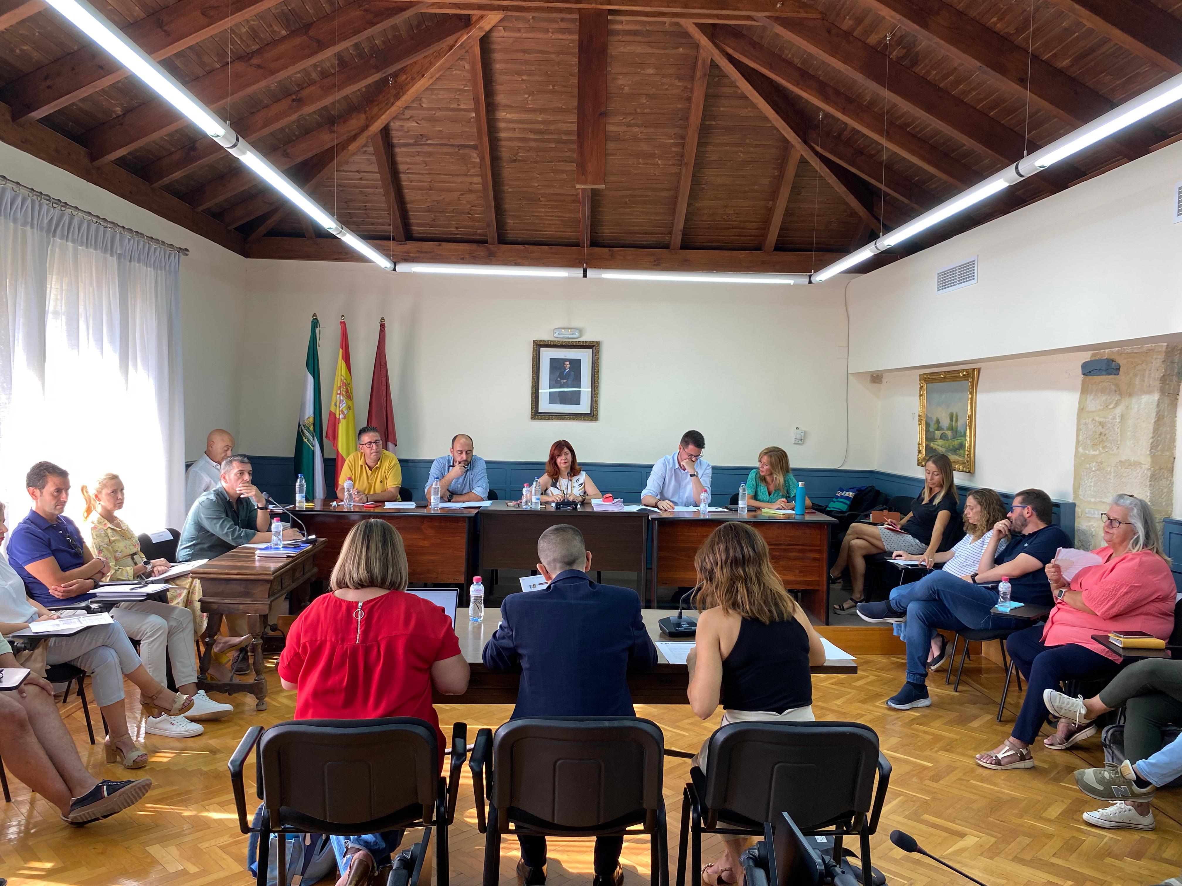 La sesión del pleno del ayuntamiento ubetense ya está en marcha