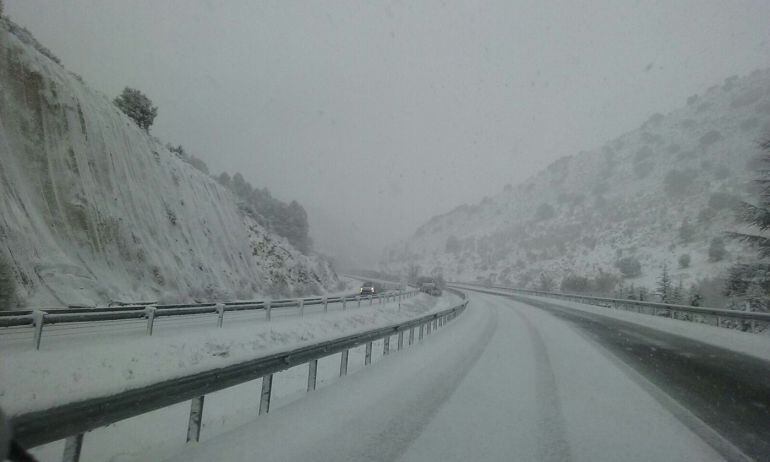 Puerto de la Mora hacia las 13h en la A-92 en Granada