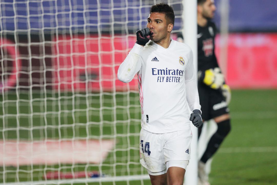 Casemiro celebra su gol ante el Granada.