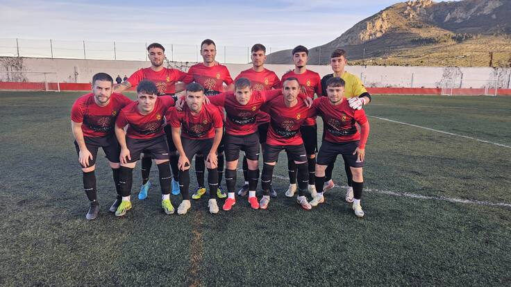 Victoria por la mínima del Jódar.C.F (1 : 0) gol de Cueva, que lo sitúa a dos puntos de la segunda posición de la clasificación que ocupa el Atlco. Sabiote