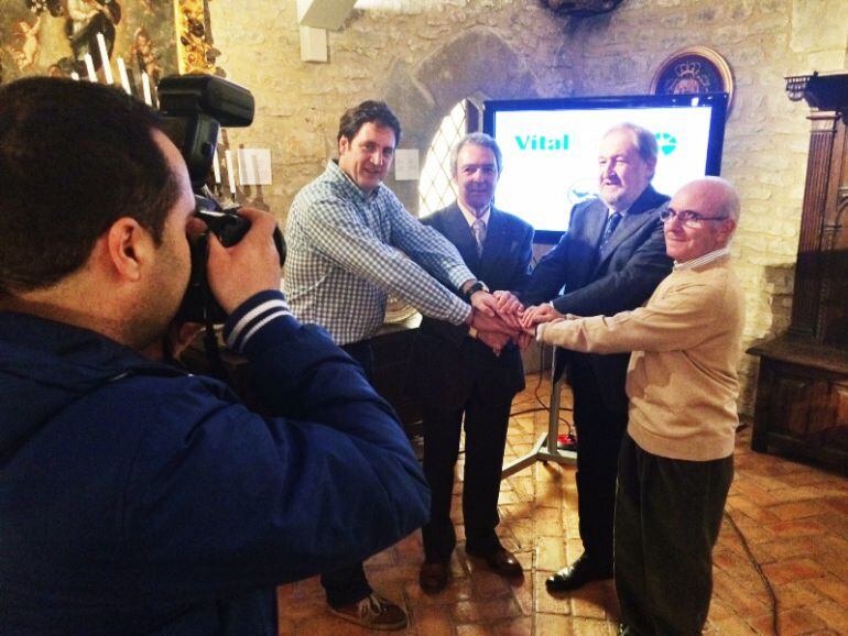 Momento de la presentación del Banco de Alimentos de Álava