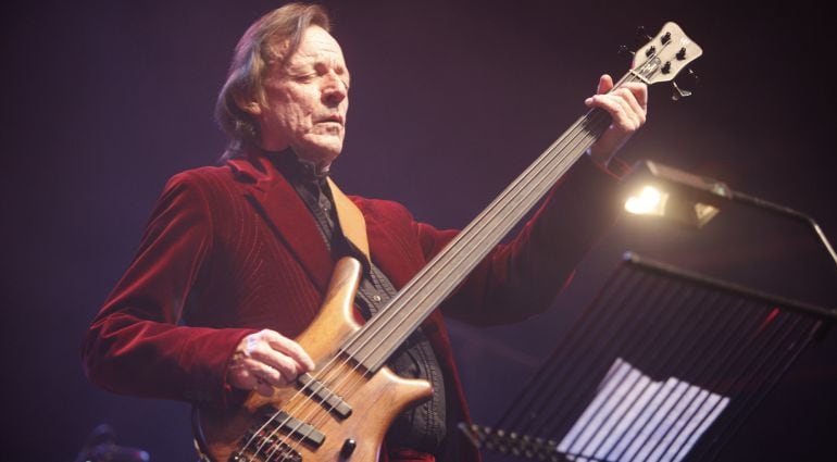 FILE - In this Sunday, Dec. 7, 2008 file photo, British musician Jack Bruce performs at the &#039;Zildjian Drummers Achievement Awards&#039; at the Shepherd&#039;s Bush Empire in London. British musician Jack Bruce, best known as the bassist from the 1960s group Cream, 