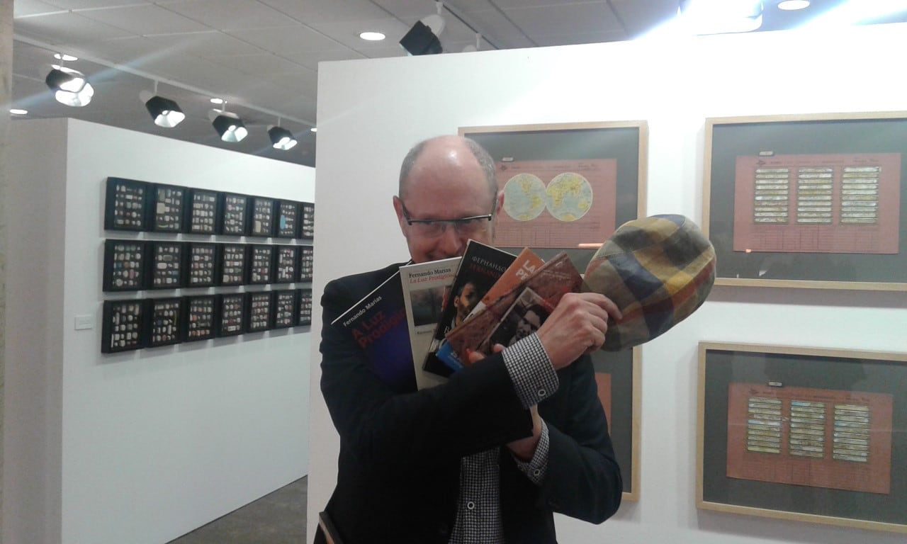 Fernando Marías en la sala de Exposiciones Francisco de Goya de la Uned en Barbastro