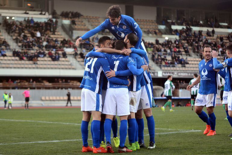 Jugadores del Xerez DFC celebrando uno de los goles en Chapín