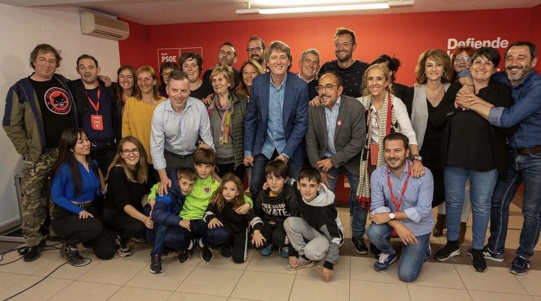 Foto de familia en la sede del PSOE.