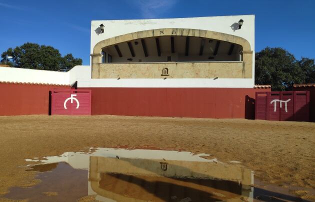 Imagen del interior de la finca de la ganadería en el Puerto de la Calderilla, en la provincia de Salamanca