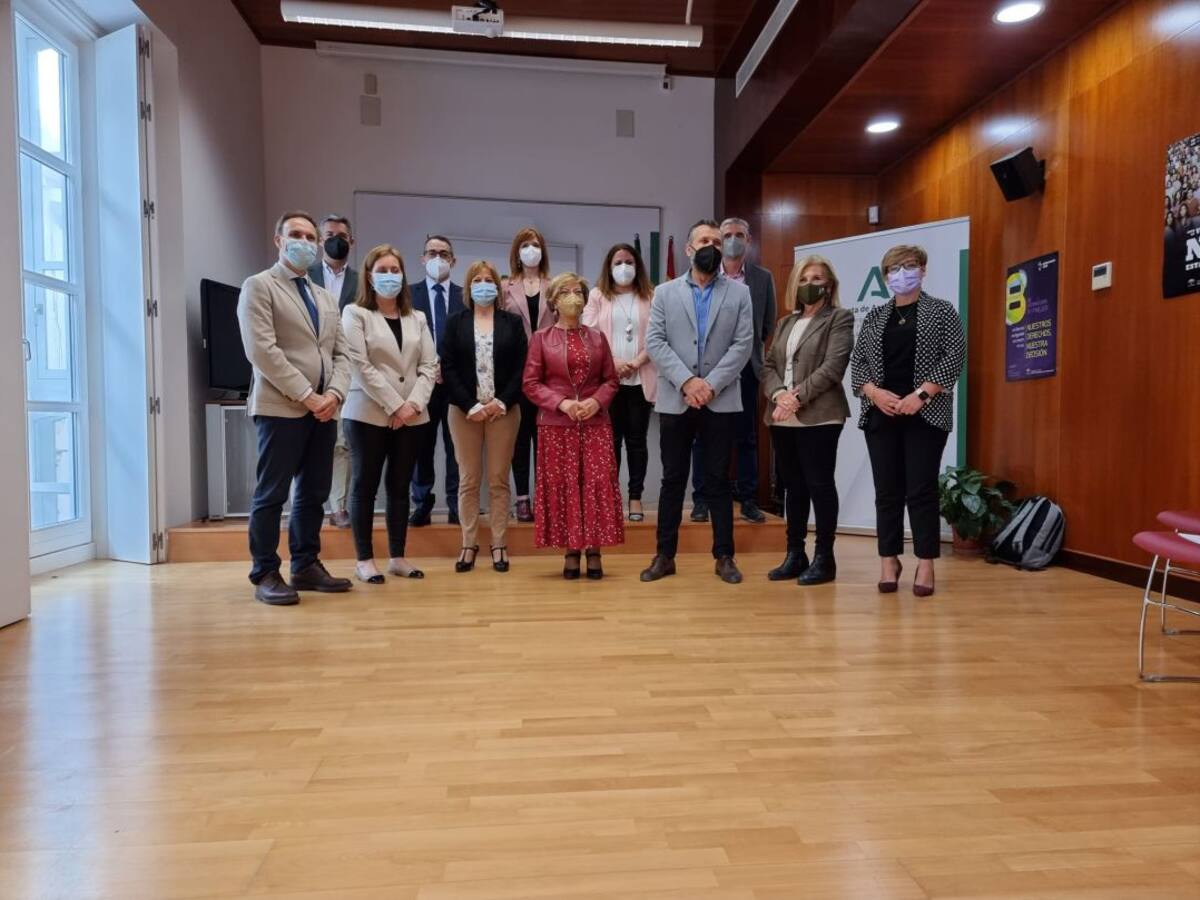 Igualdad destina casi 450.000 euros para atender a familias en riesgo de la comarca