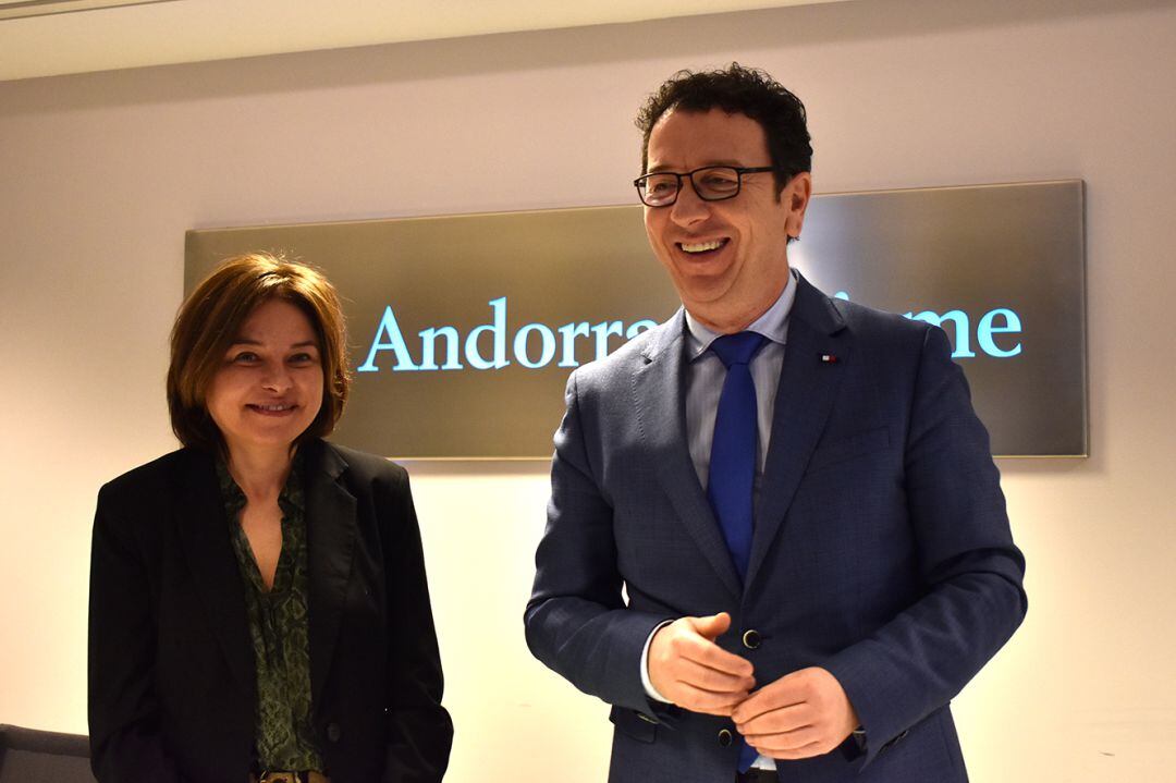 La ministra de Turisme, Verònica Canals, i el director general d'Andorra Turisme, Betim Budzaku, moments abans de la roda de premsa.